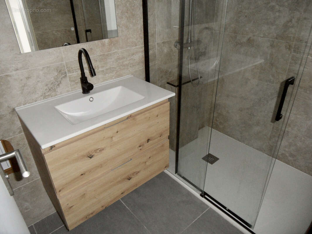 Appartement à PEYPIN