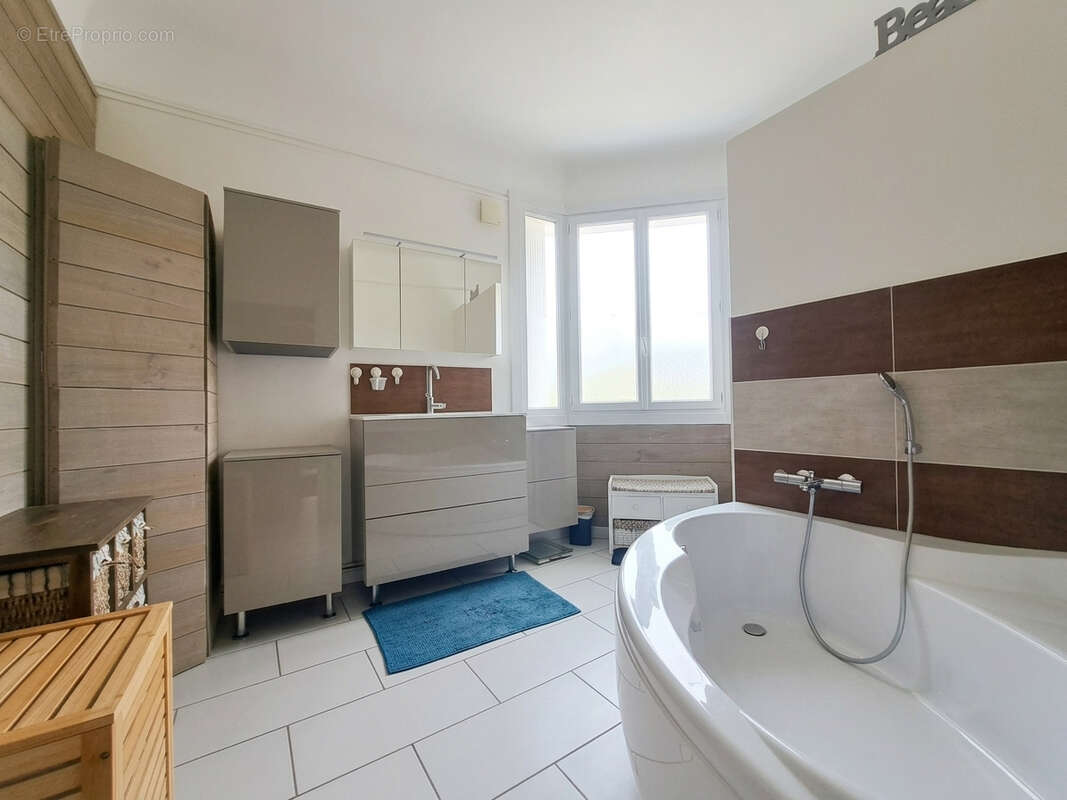 Maison 220m² à châtellerault - photo 7