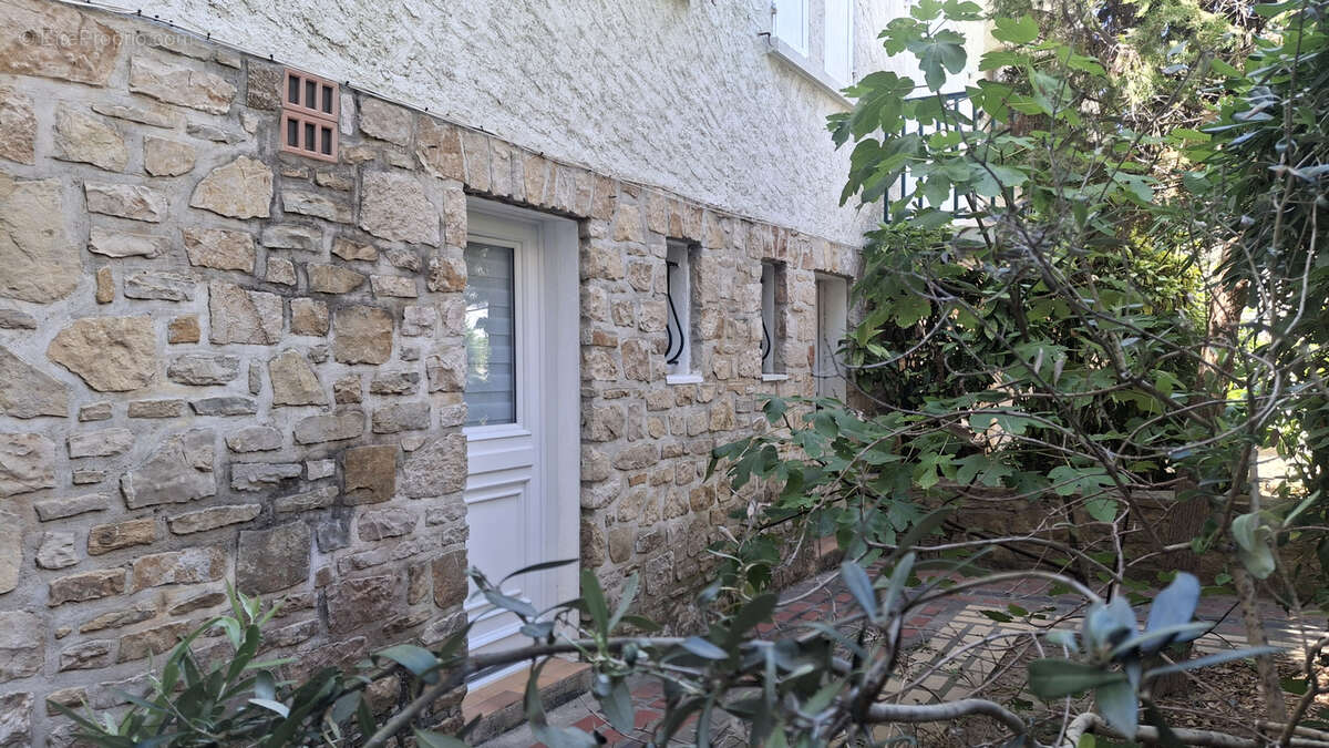 Appartement à SAINT-CYR-SUR-MER