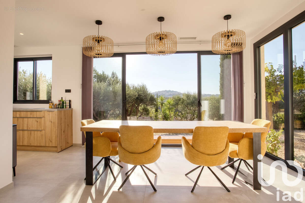 Photo 3 - Maison à ROQUEBRUNE-SUR-ARGENS