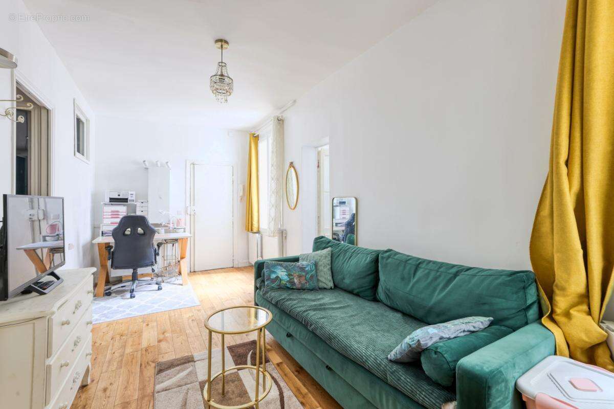 Appartement à PARIS-20E