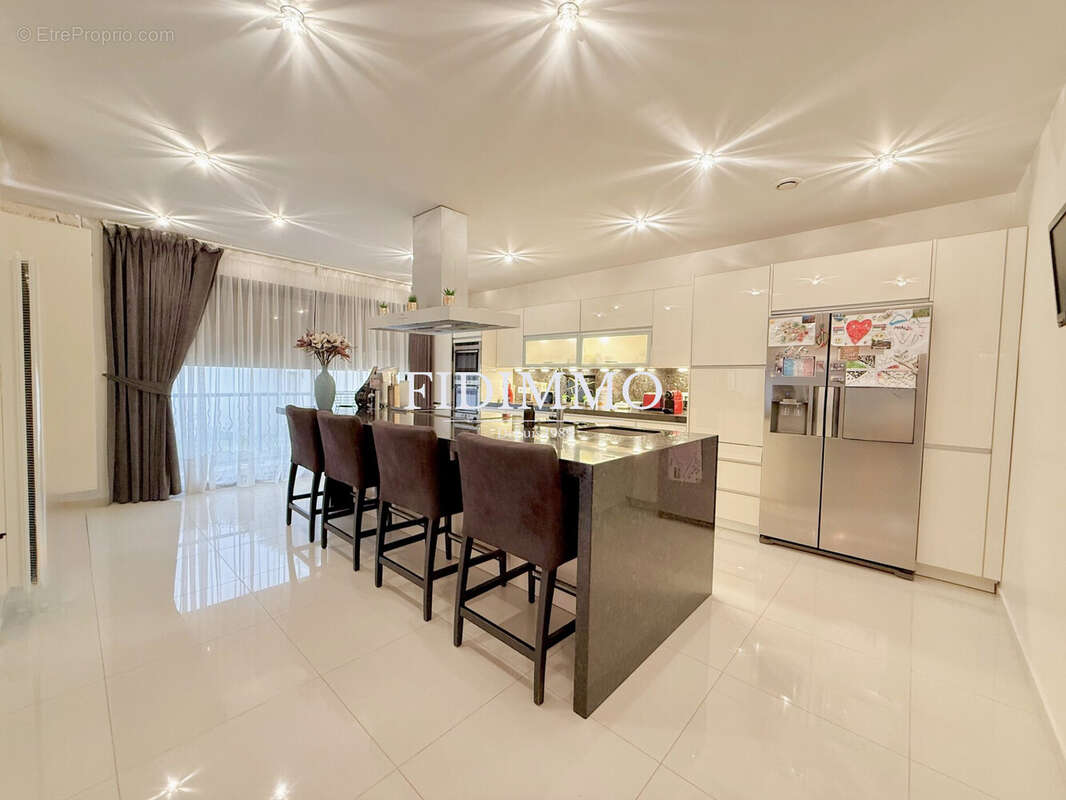 Maison à CHENNEVIERES-SUR-MARNE