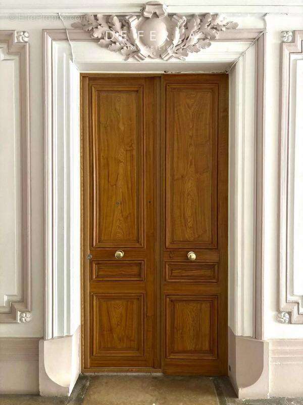 Appartement à PARIS-8E