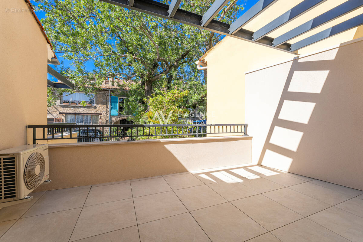 Appartement à LA GARDE-FREINET