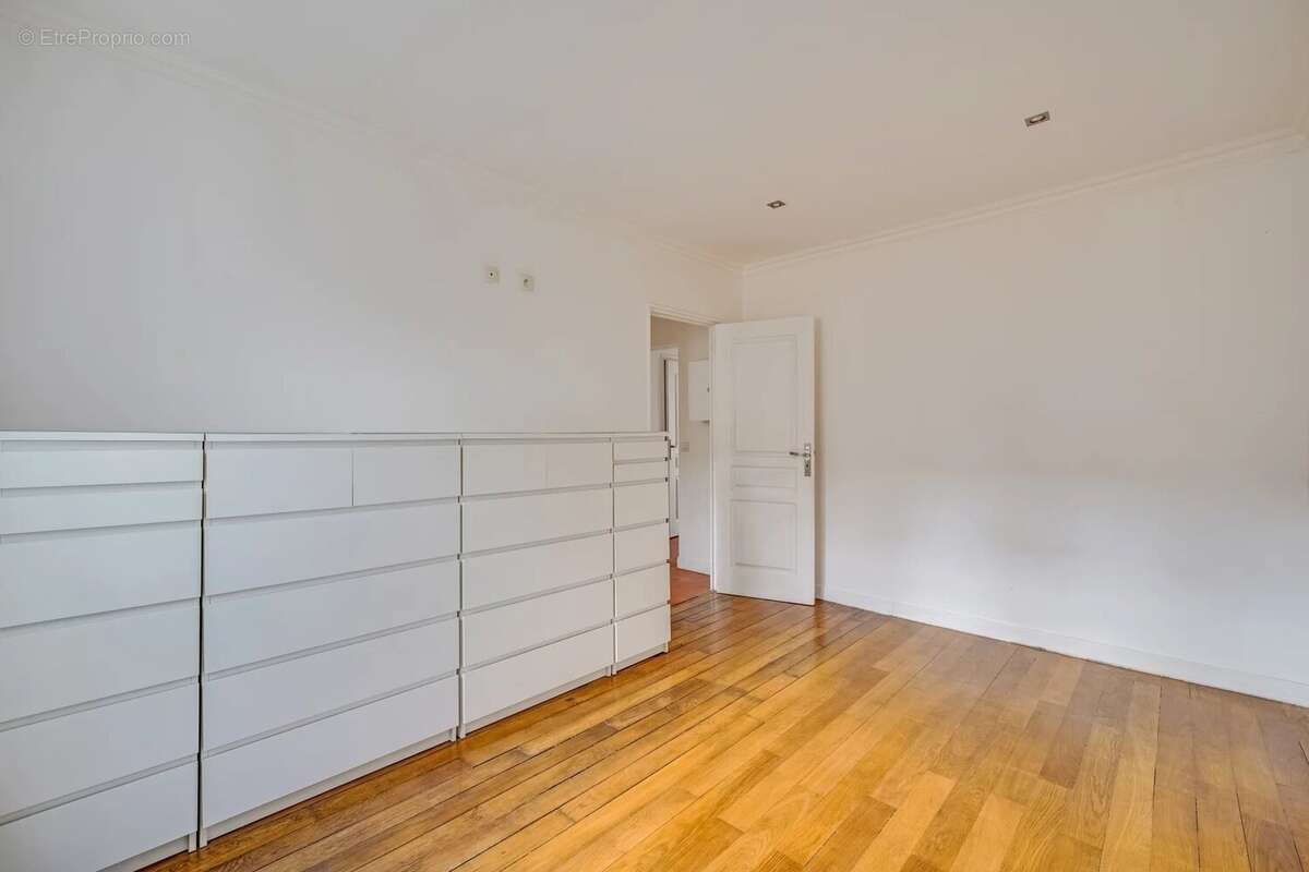 Appartement à PARIS-7E