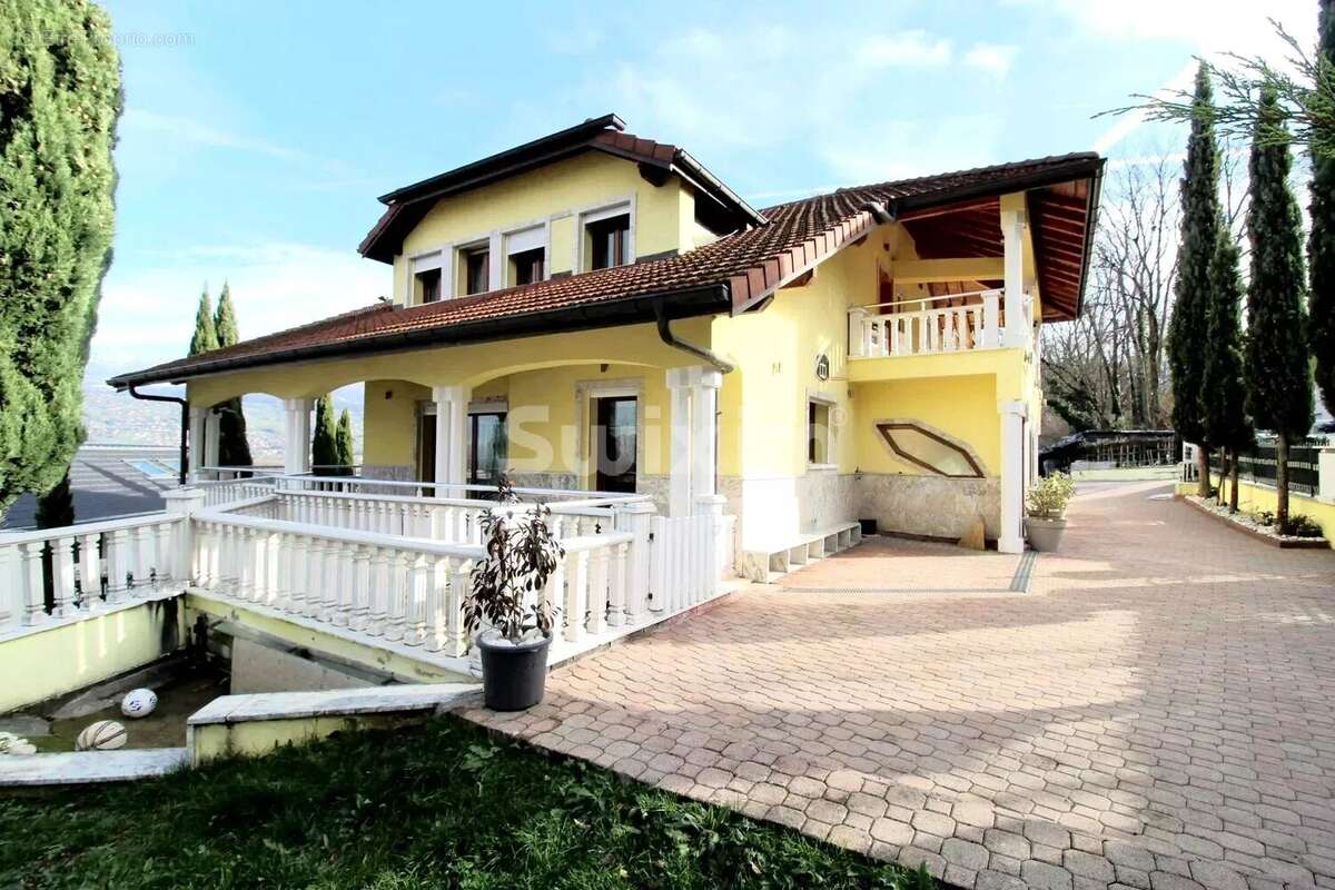 Maison à VETRAZ-MONTHOUX