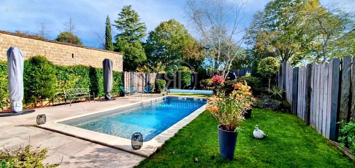 Maison à SAINT-SEURIN-SUR-L'ISLE