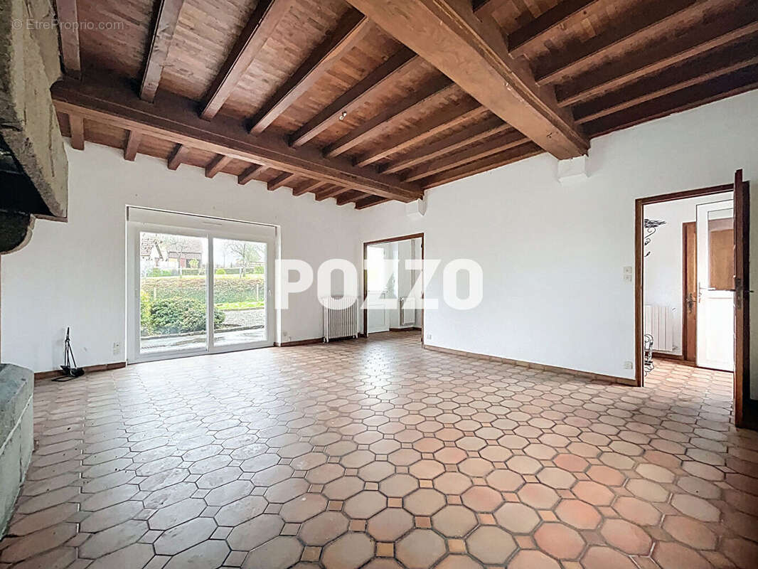 Maison à JUVIGNY-LE-TERTRE