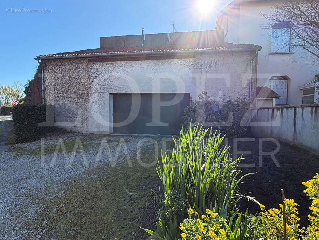 Maison à LABRUGUIERE