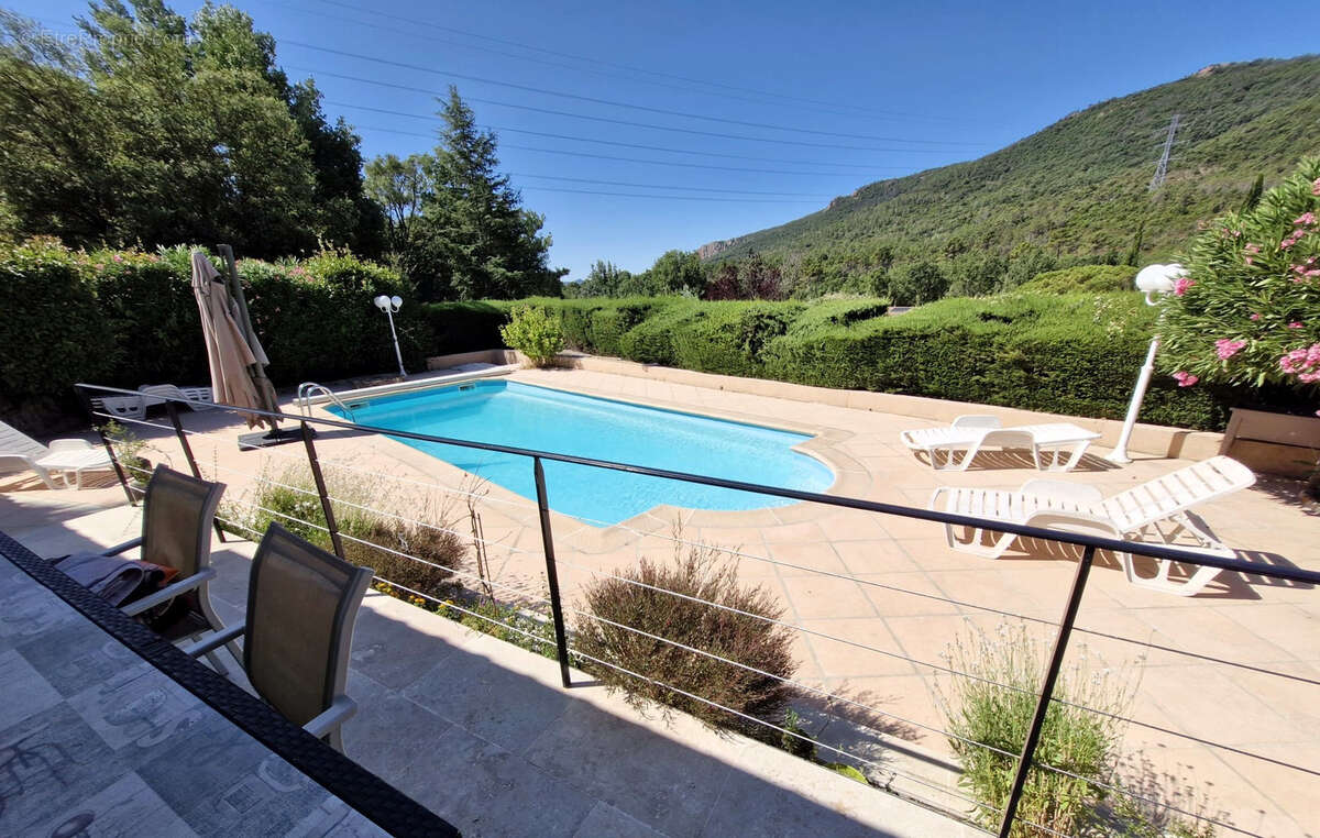 Maison à BAGNOLS-EN-FORET