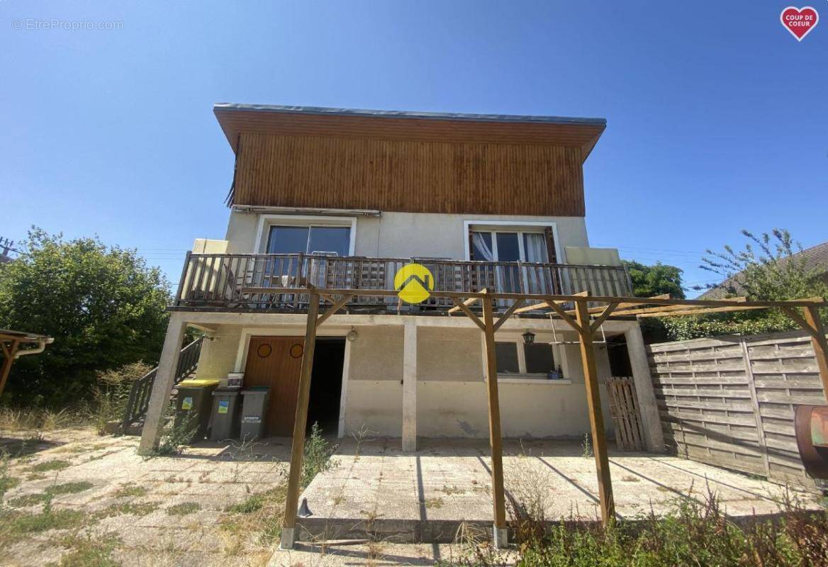 Maison à JOUET-SUR-L'AUBOIS