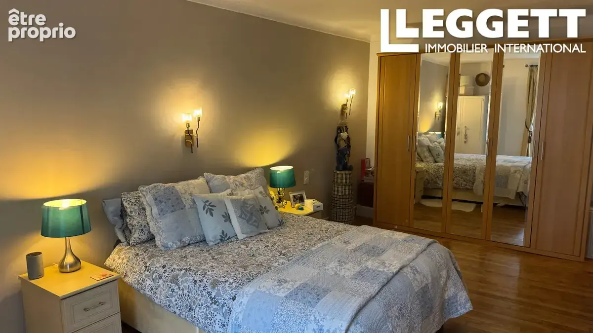 Magnifique maison de ville de cinq chambres, entièrement rénovée, au cœur de Gouarec, près des commodités - photo 6