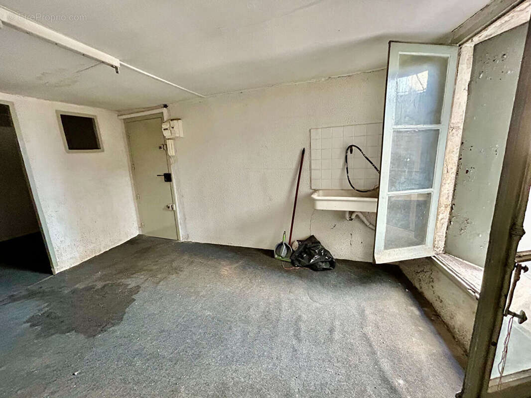 Local commercial Montpellier 5 pièce(s) 120 m2 + T2 - photo 4