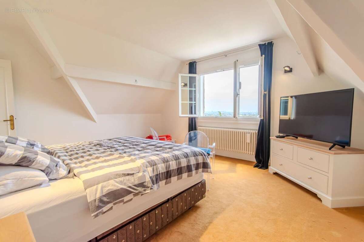 Maison à DEUIL-LA-BARRE