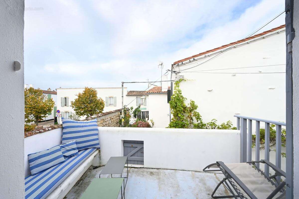 Maison à LES PORTES-EN-RE