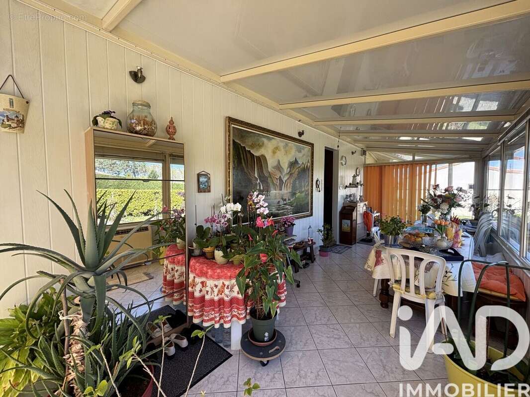 Maison 113 m² à La Lande-De-Fronsac  - photo 2