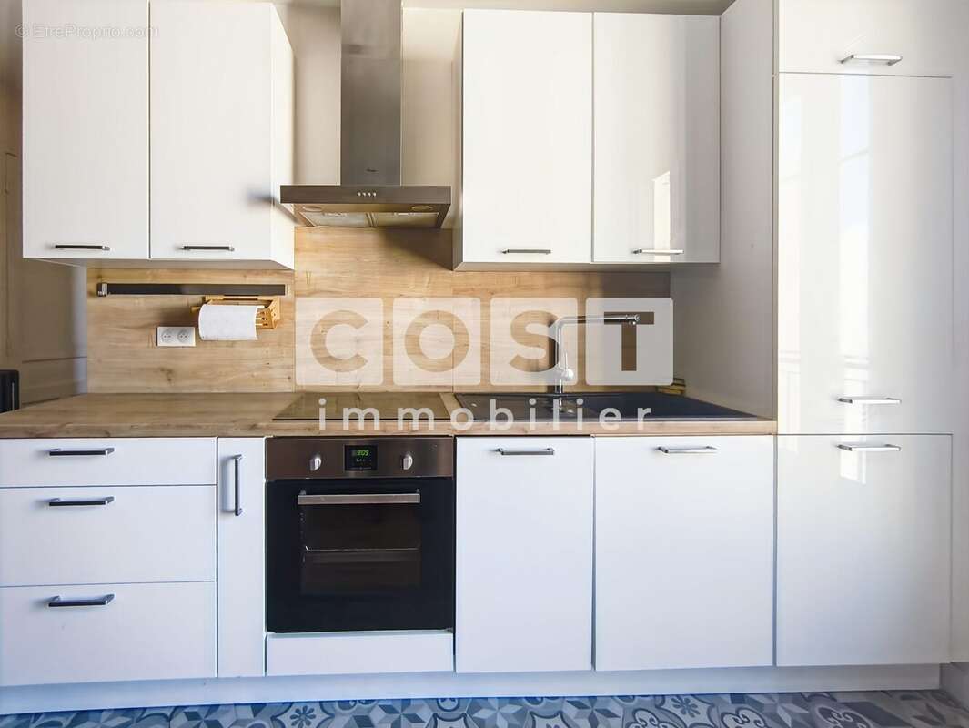 Appartement à COURBEVOIE