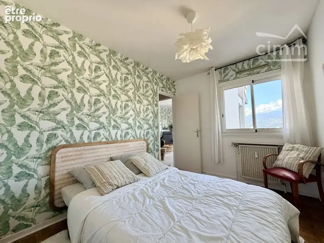 T2 rénové 43 m² – 11e étage – balcon – vue massifs - photo 7