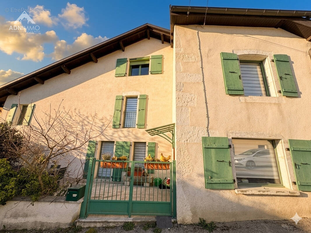 Maison à THOIRY