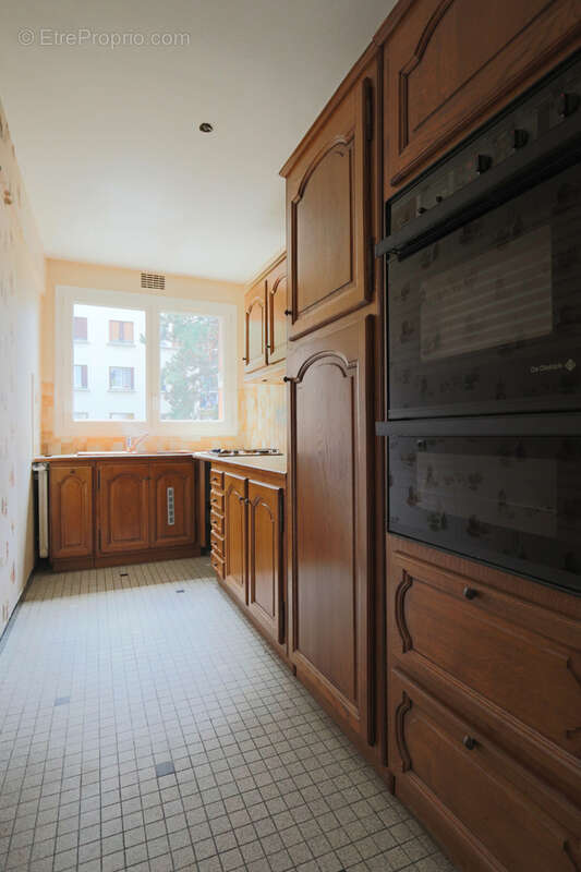 Appartement à LES PAVILLONS-SOUS-BOIS