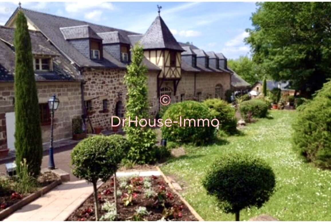 Commerce à SAINT-PANTALEON-DE-LARCHE