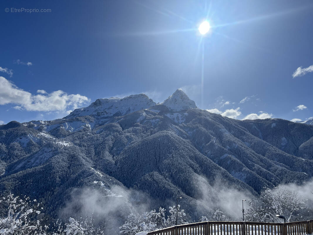 Terrain à UVERNET-FOURS