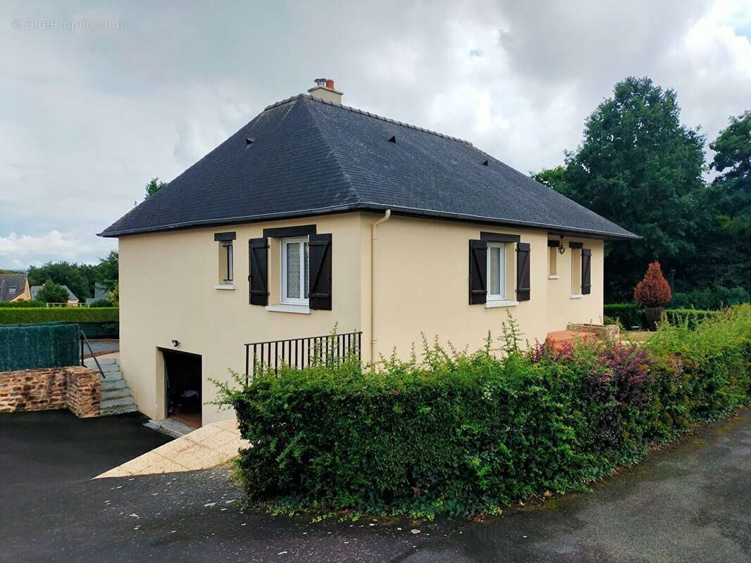 Maison à VILLAINES-LA-JUHEL