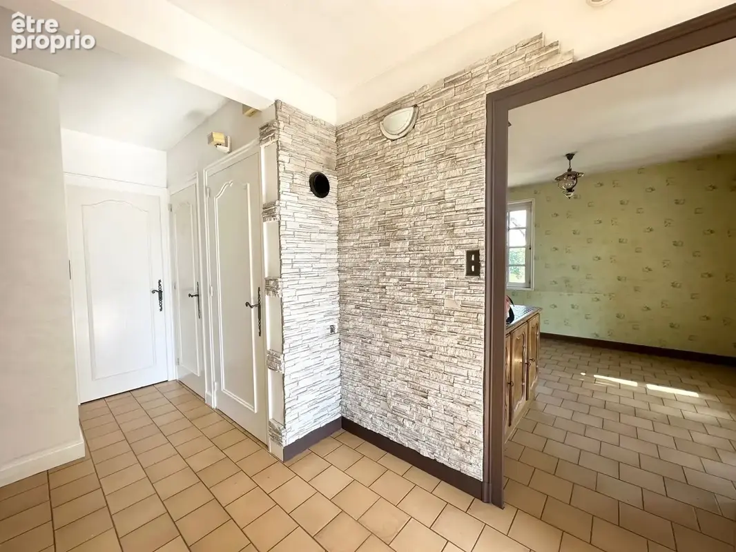 Entrée avec conduit pour un poele