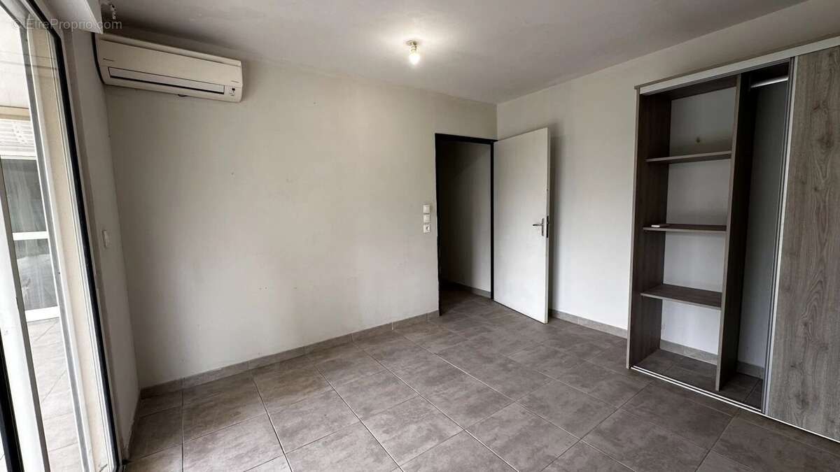 Appartement à REMIRE-MONTJOLY