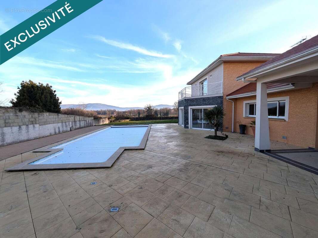 Photo 2 - Maison à VEZERONCE-CURTIN