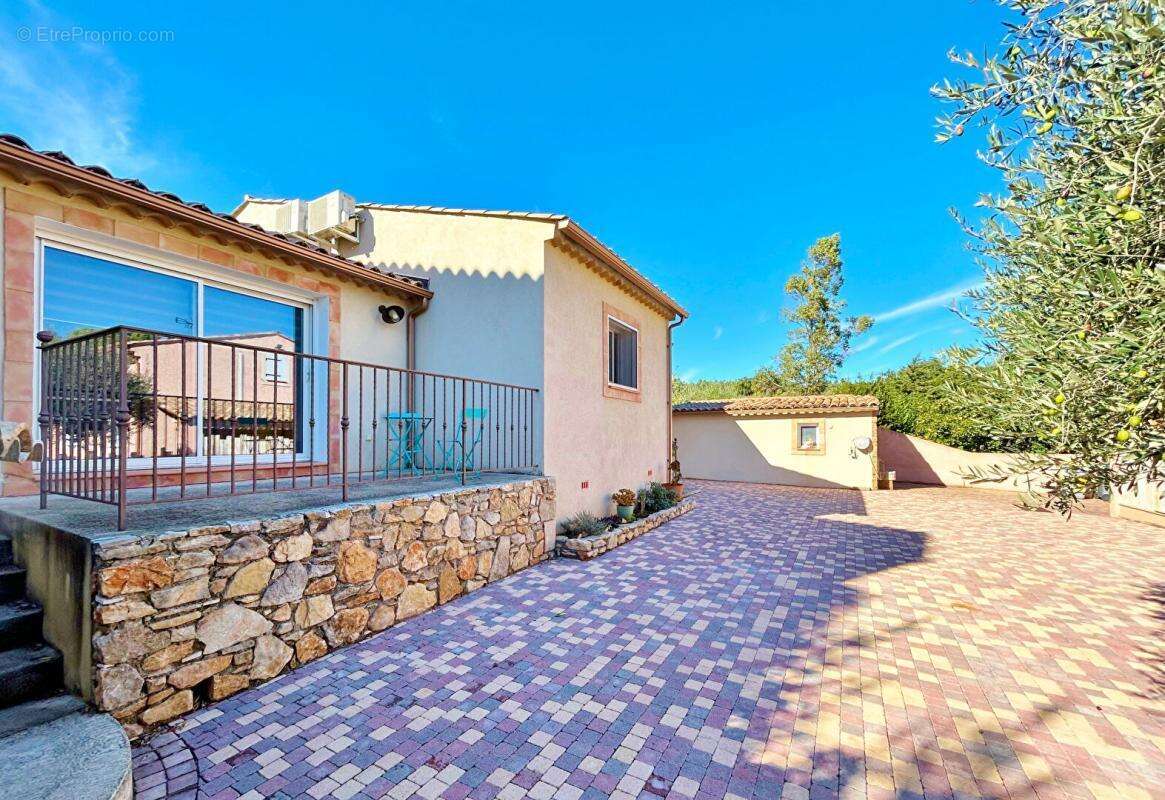 Maison à LE CANNET-DES-MAURES