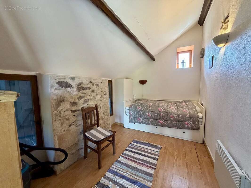 Grand ensemble, entièrement isolé avec 1,4 hectare à vendre près de Remilly - photo 35