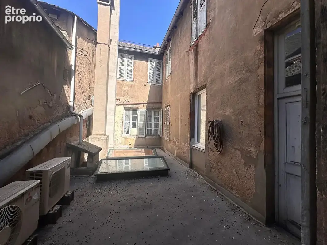 Plateau entier de 178 m² habitables - Place de la cité - photo 7