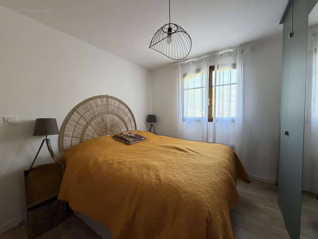 Appartement à SAINT-CYR-SUR-MER