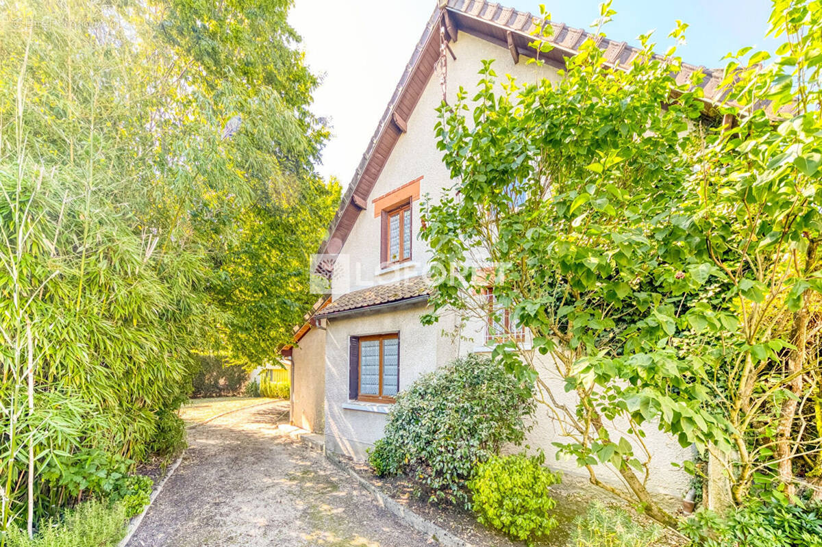 Maison à PONTAULT-COMBAULT