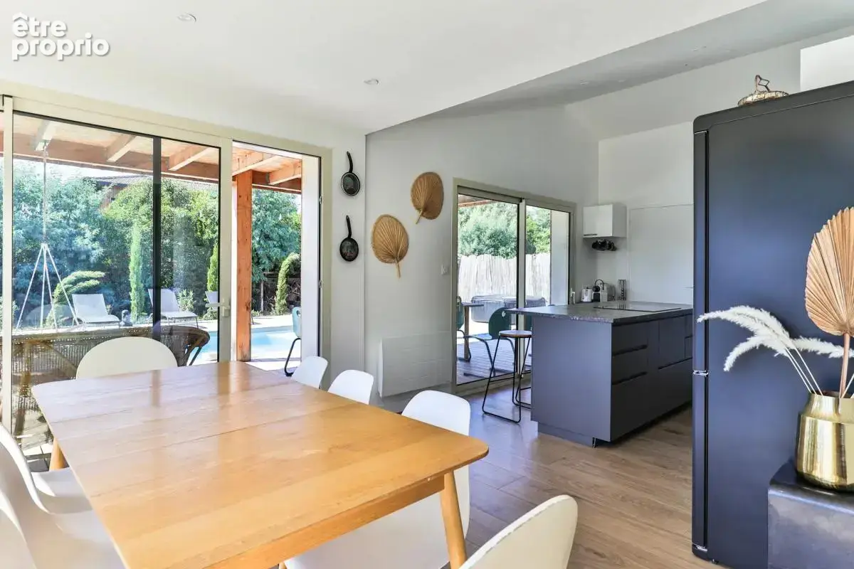 Maison de 7 pièces de 140 m² à Arès - photo 5