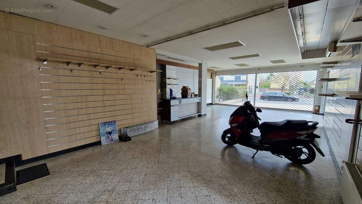 Commerce à NEUILLY-SUR-MARNE