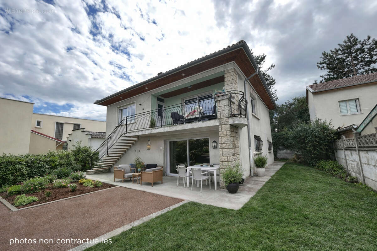 Maison à VAULX-EN-VELIN