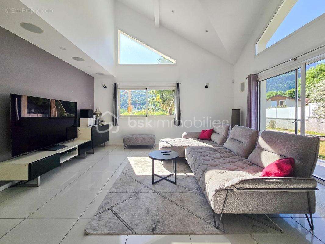 Villa d’architecte familiale de 165m2 – Vaulnaveys-le-Haut, secteur des Ecoles - photo 2