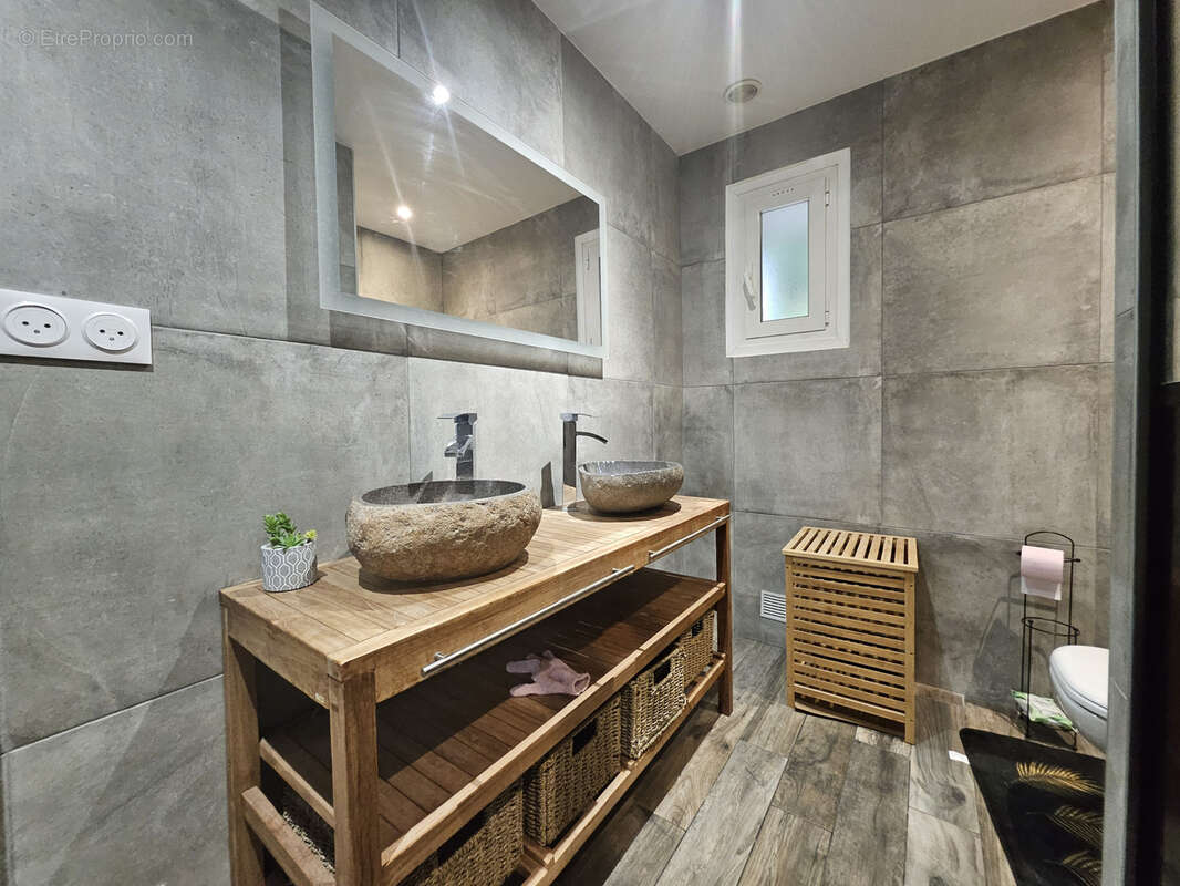 Appartement à L'ESCARENE