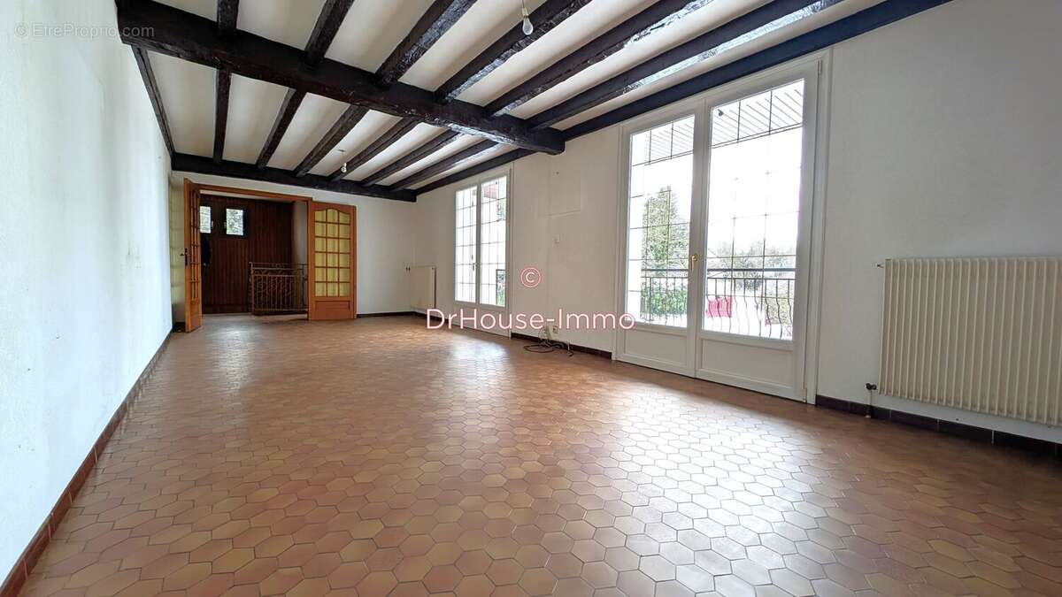 Maison à NEUFCHATEAU