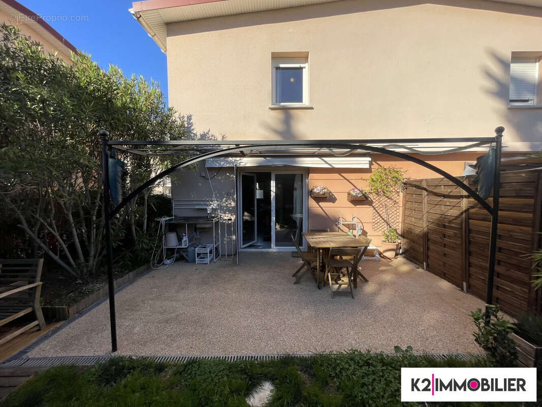 Maison à MONTELIMAR