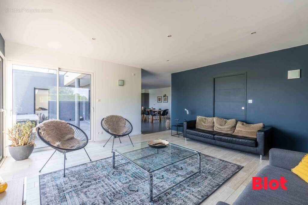 Maison à MONTAUBAN-DE-BRETAGNE