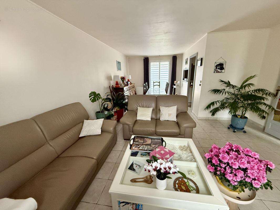 Maison à CLAYE-SOUILLY