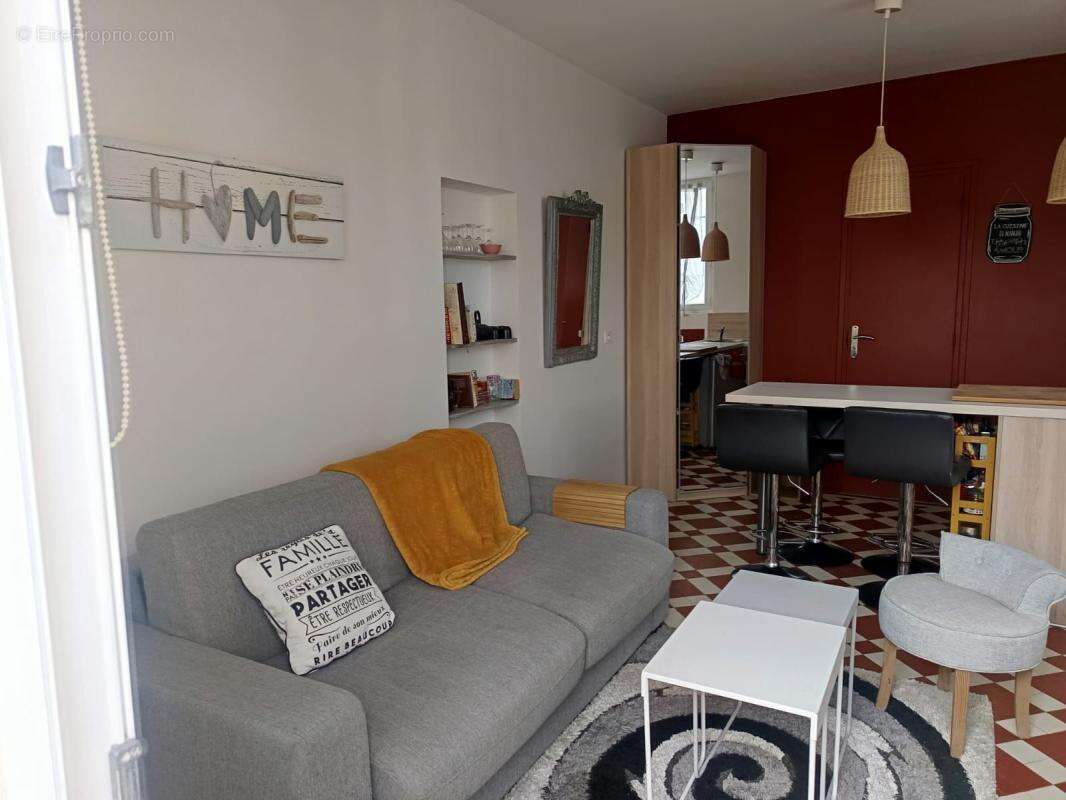 Appartement à VARAVILLE