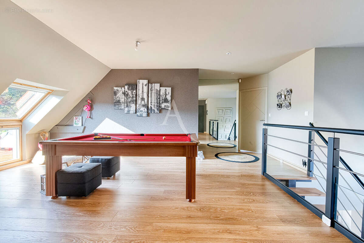 Maison à MONTREUIL-JUIGNE