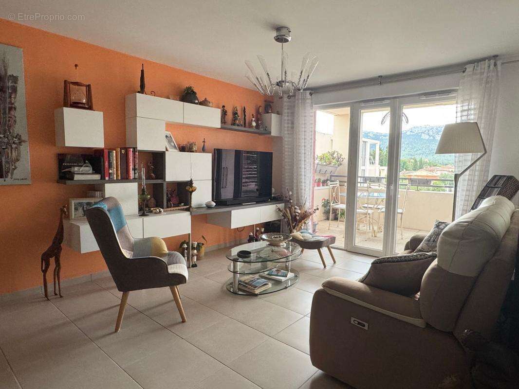 T3 lumineux avec terrasse, double garage et vue dégagée - photo 2