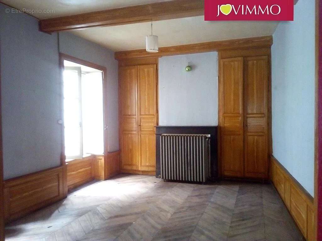 Appartement à ROCHEFORT-MONTAGNE