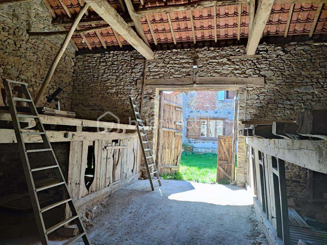 Maison à NEUVIC-ENTIER