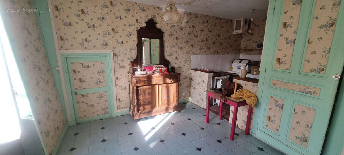 Maison à TOURZEL-RONZIERES